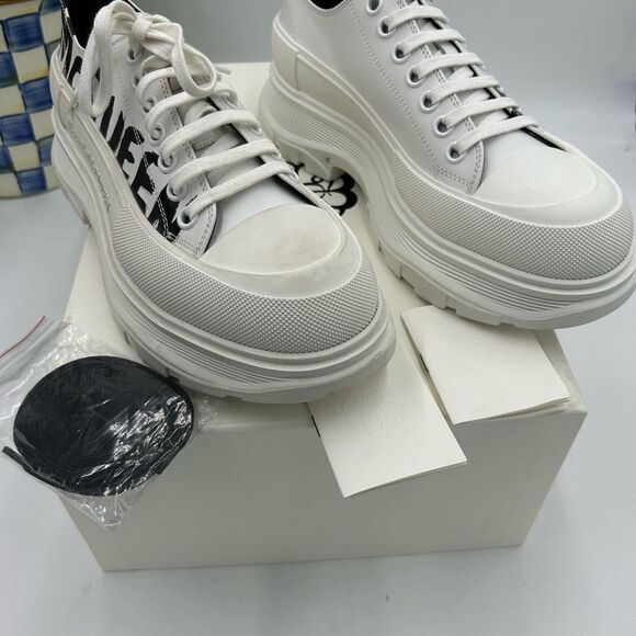 Men’s Alexander, McQueen Red slick low top sneakers size 42 made in Italy - Picture 5 of 14